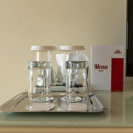 Hotel Hawaii Мамая Екстериор снимка