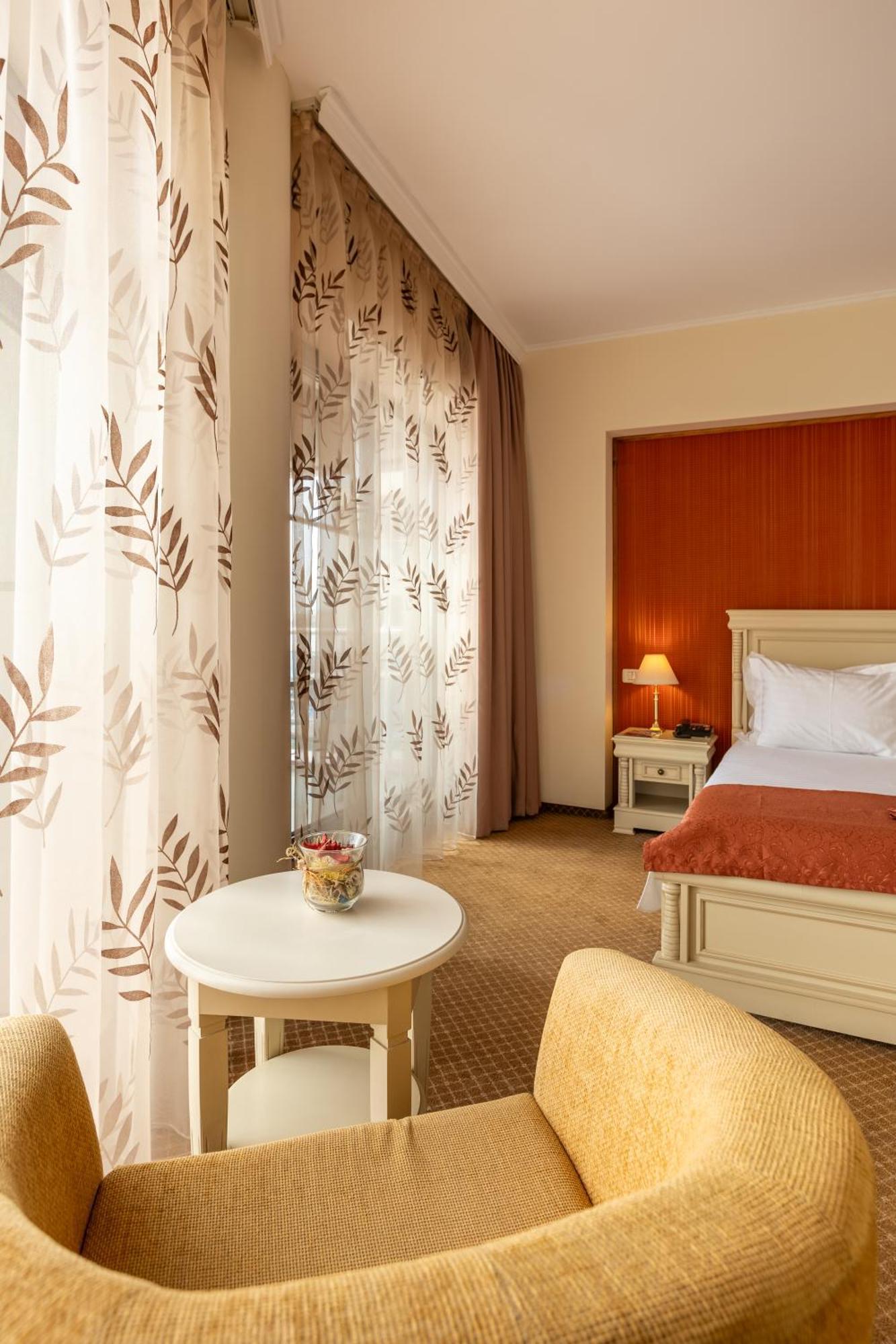 Hotel Hawaii Мамая Екстериор снимка